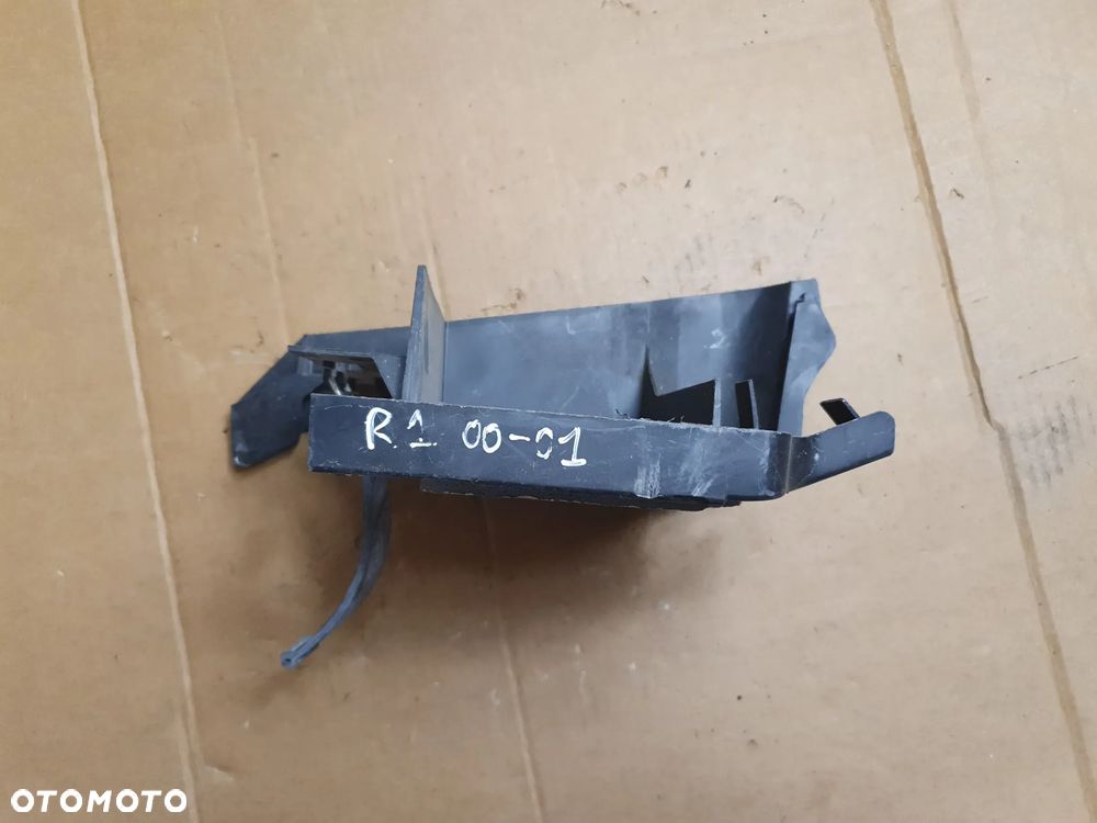 Yamaha YZF-R1 RN04 1000 (2000 - 2001) PODSTAWA POD AKUMULATOR - 2