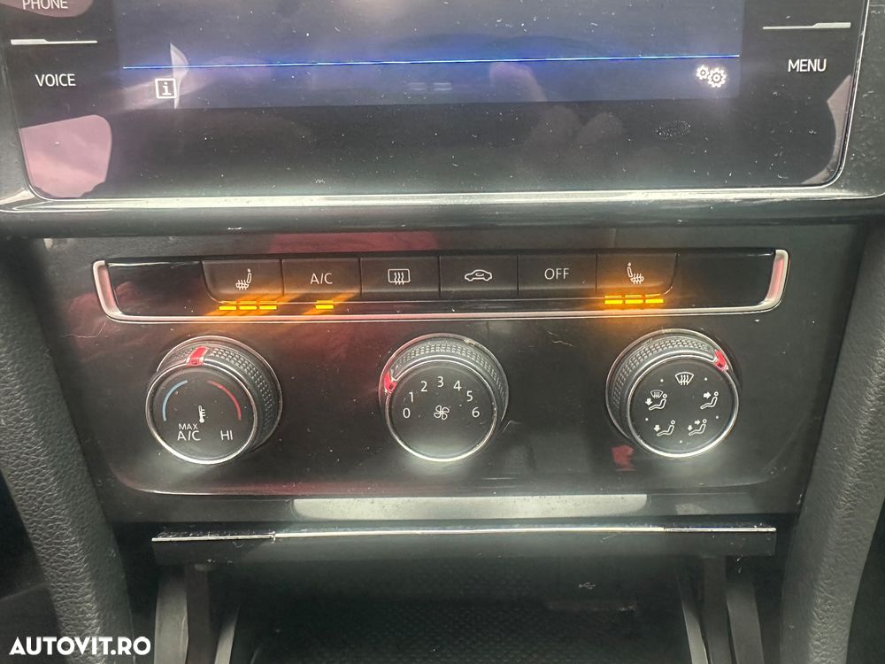 Volkswagen Golf - 24