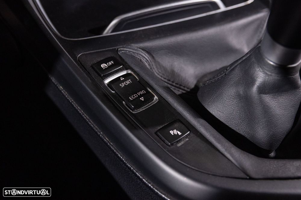 BMW 116 d Pack M - 18