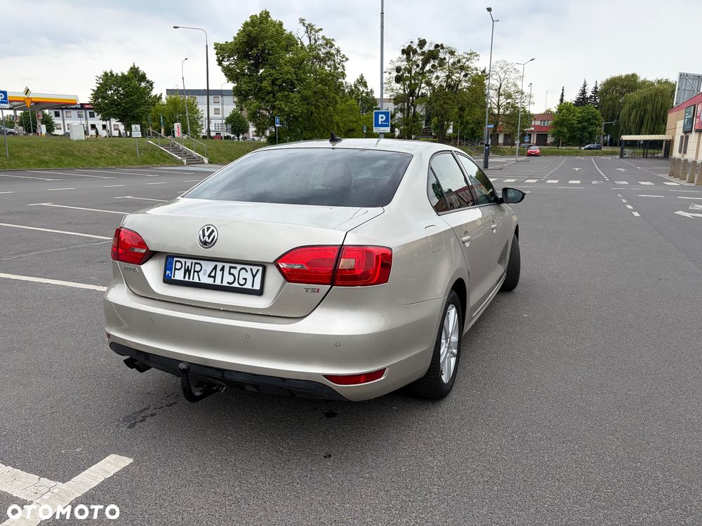 Volkswagen Jetta 1.4 TSI DSG Match - 32