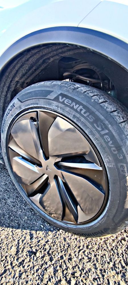 Tesla Model Y - 3
