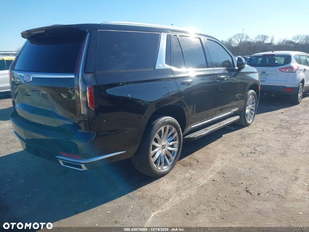 Cadillac Escalade - 5