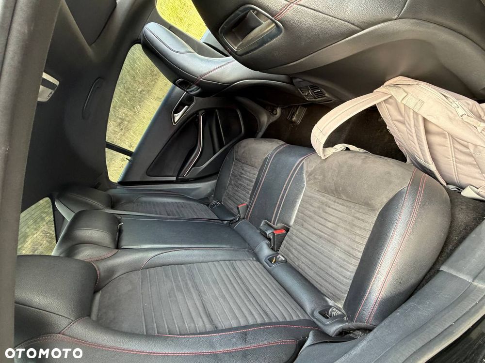 Mercedes-Benz CLA 250 4-Matic 7G-DCT - 14