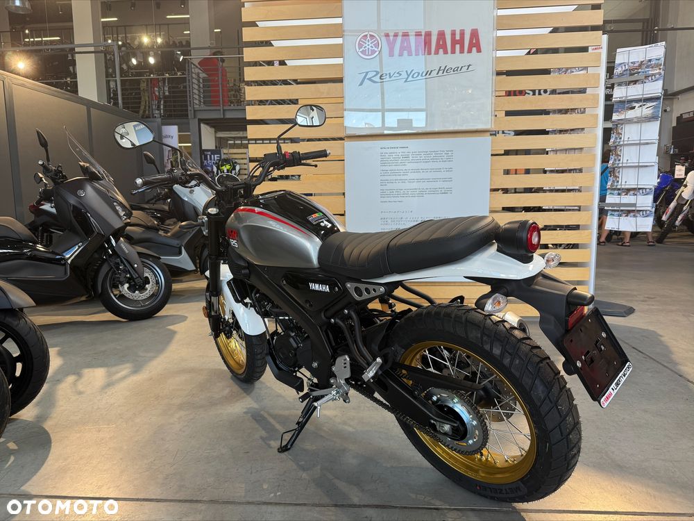 Yamaha XSR - 9