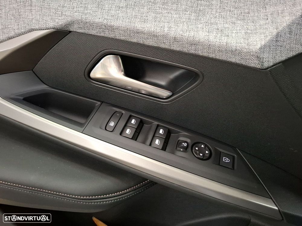 Peugeot E-3008 73 kWh Allure - 16