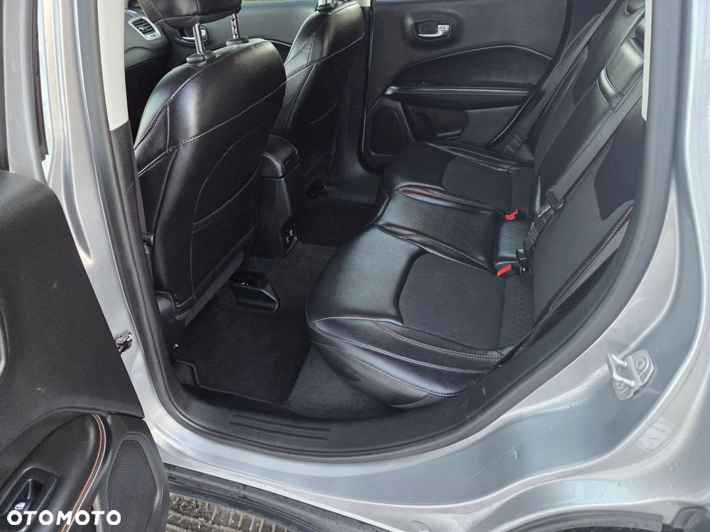 Jeep Compass 1.4 MultiAir Longitude - 29