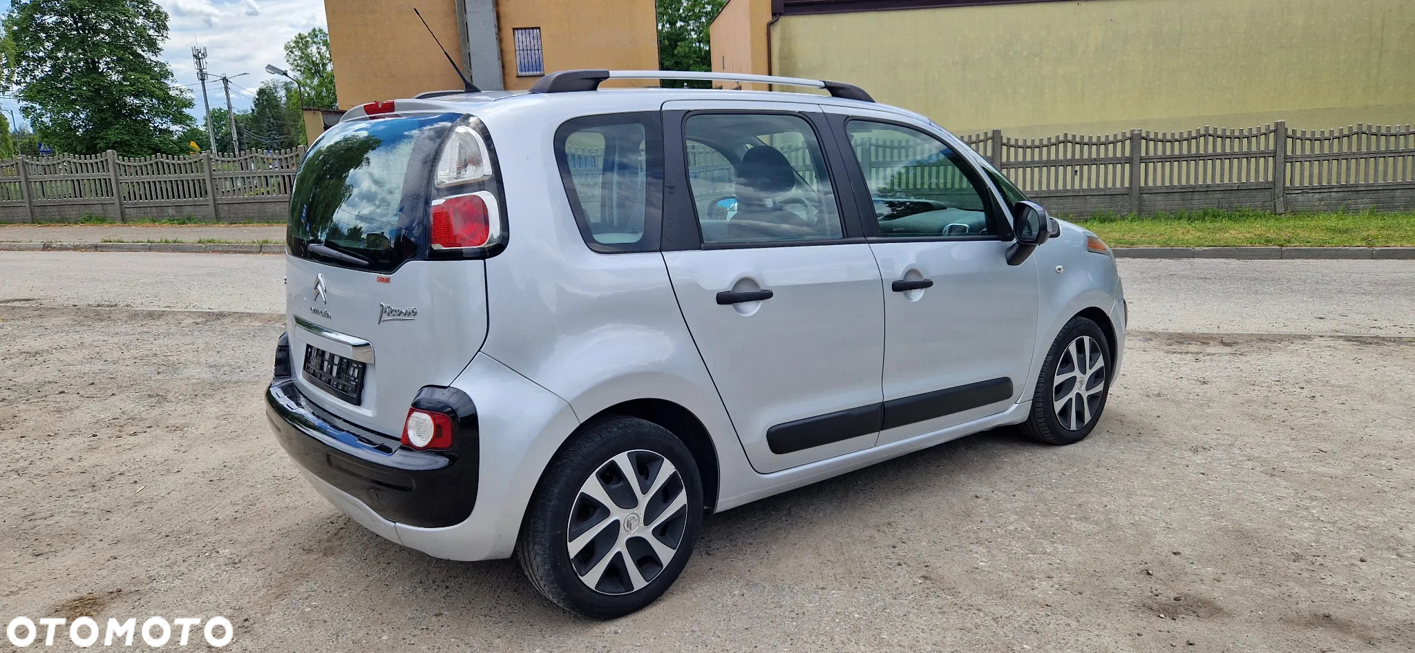 Citroën C3 Picasso 1.4i Attraction - 4