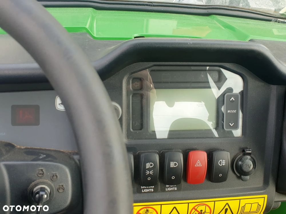 John Deere 825 i Gator - 7