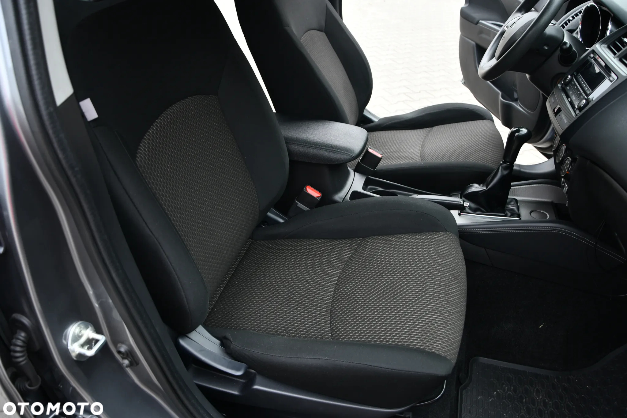 Mitsubishi ASX 1.6 Inform - 22