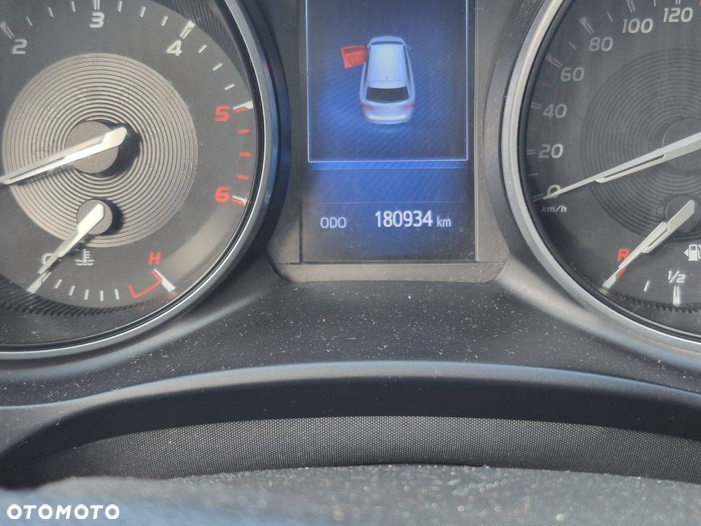 Toyota Avensis - 7