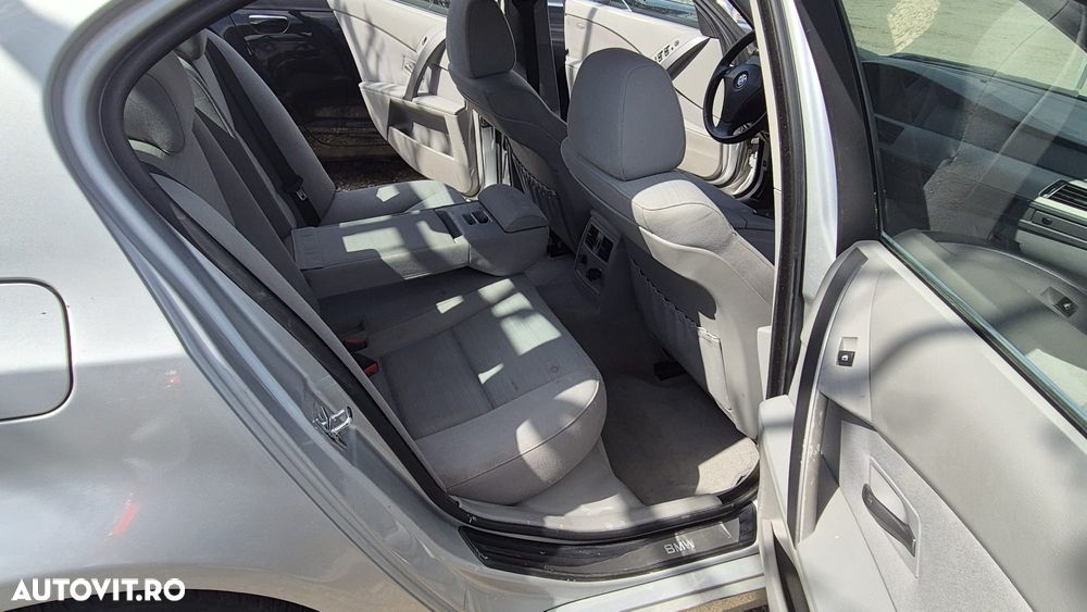 BMW Seria 5 520d Aut. - 10