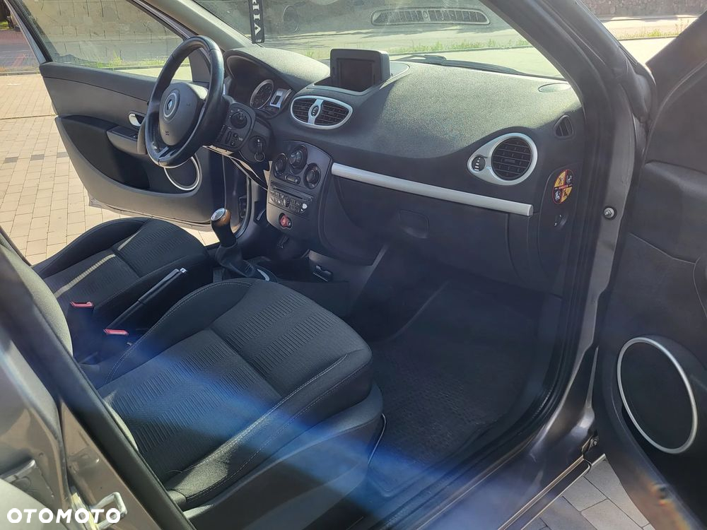 Renault Clio 1.2 16V Alize - 24