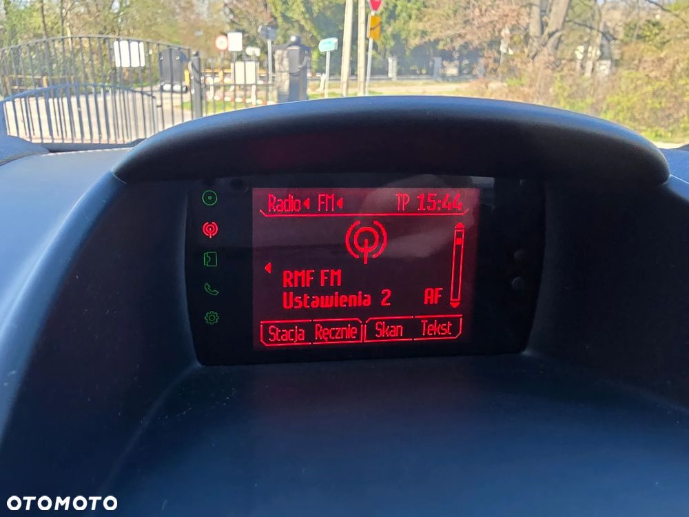 Ford Fiesta 1.25 Champions Edition - 32