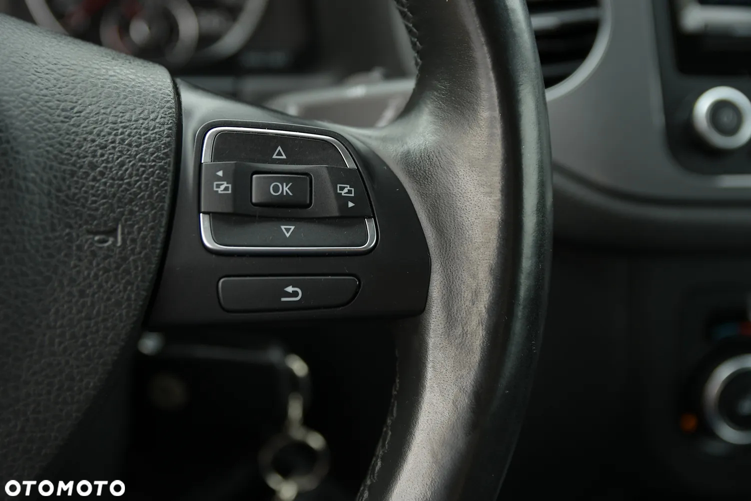 Volkswagen Tiguan - 33