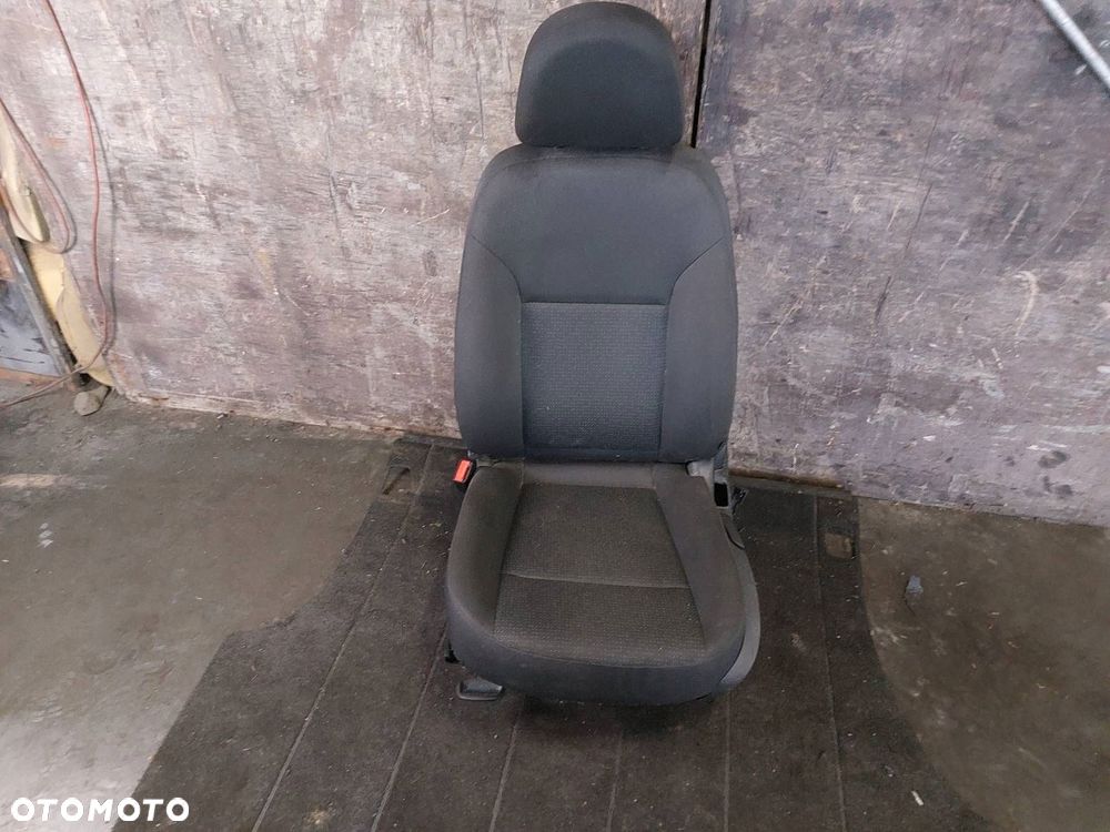 FOTEL LEWY PRZÓD OPEL INSIGNIA A - 1