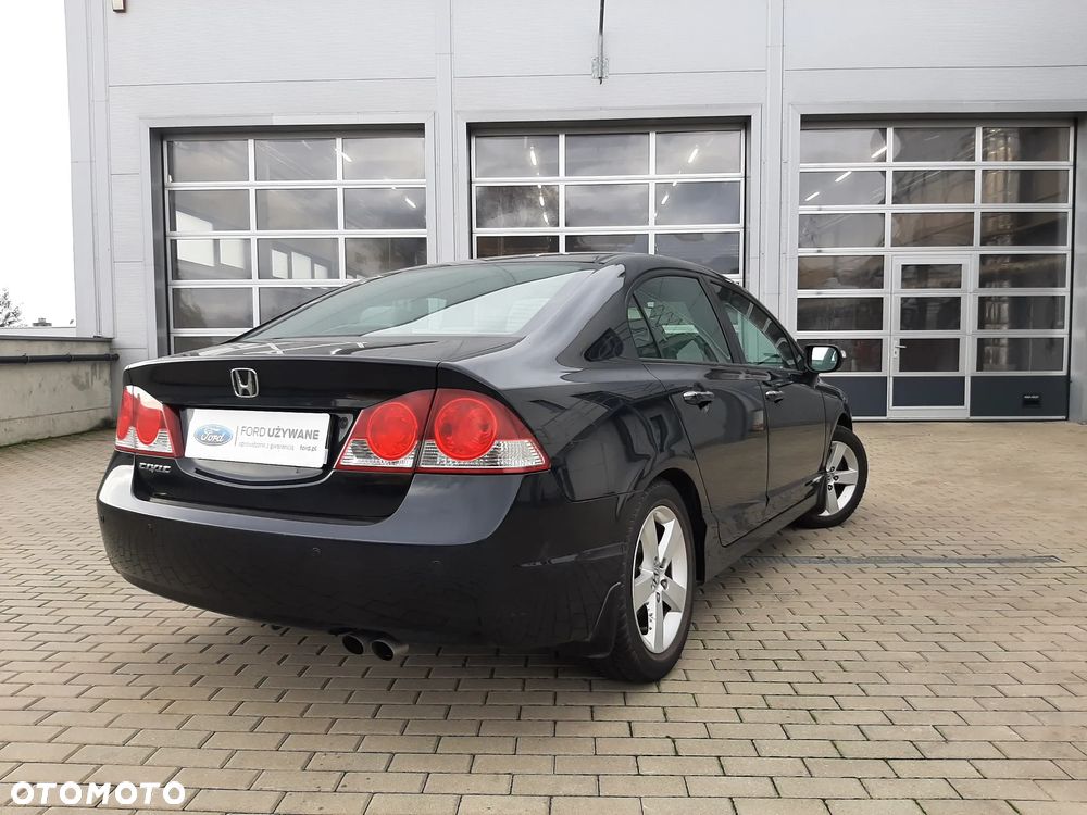 Honda Civic 1.8 Executive - 12