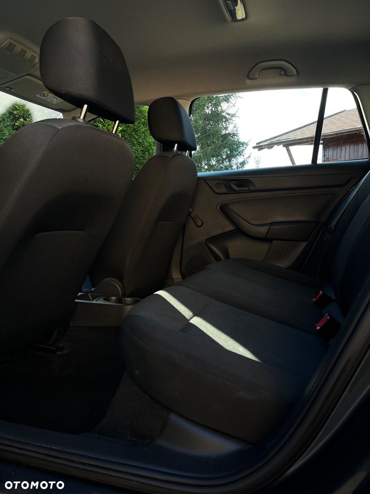 Skoda RAPID 1.2 TSI Ambition - 10