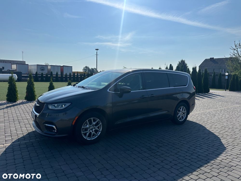 Chrysler Pacifica - 4