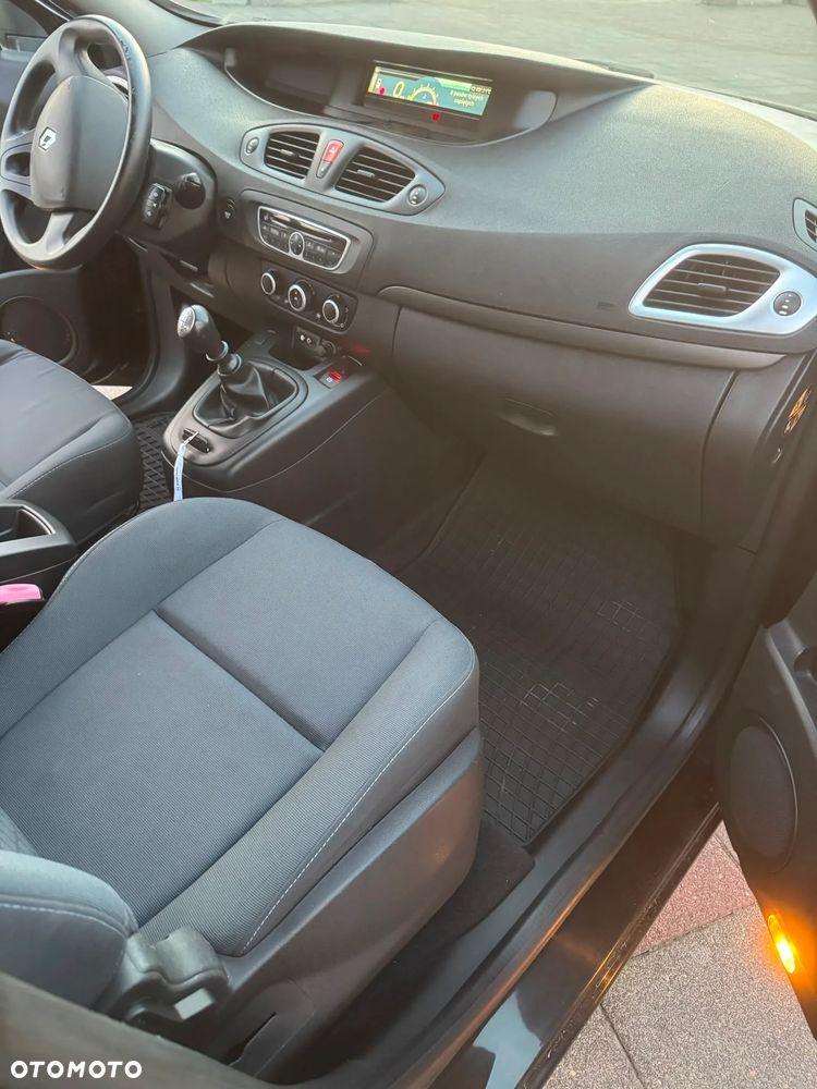 Renault Scenic 1.5 dCi Confort Authentique - 26