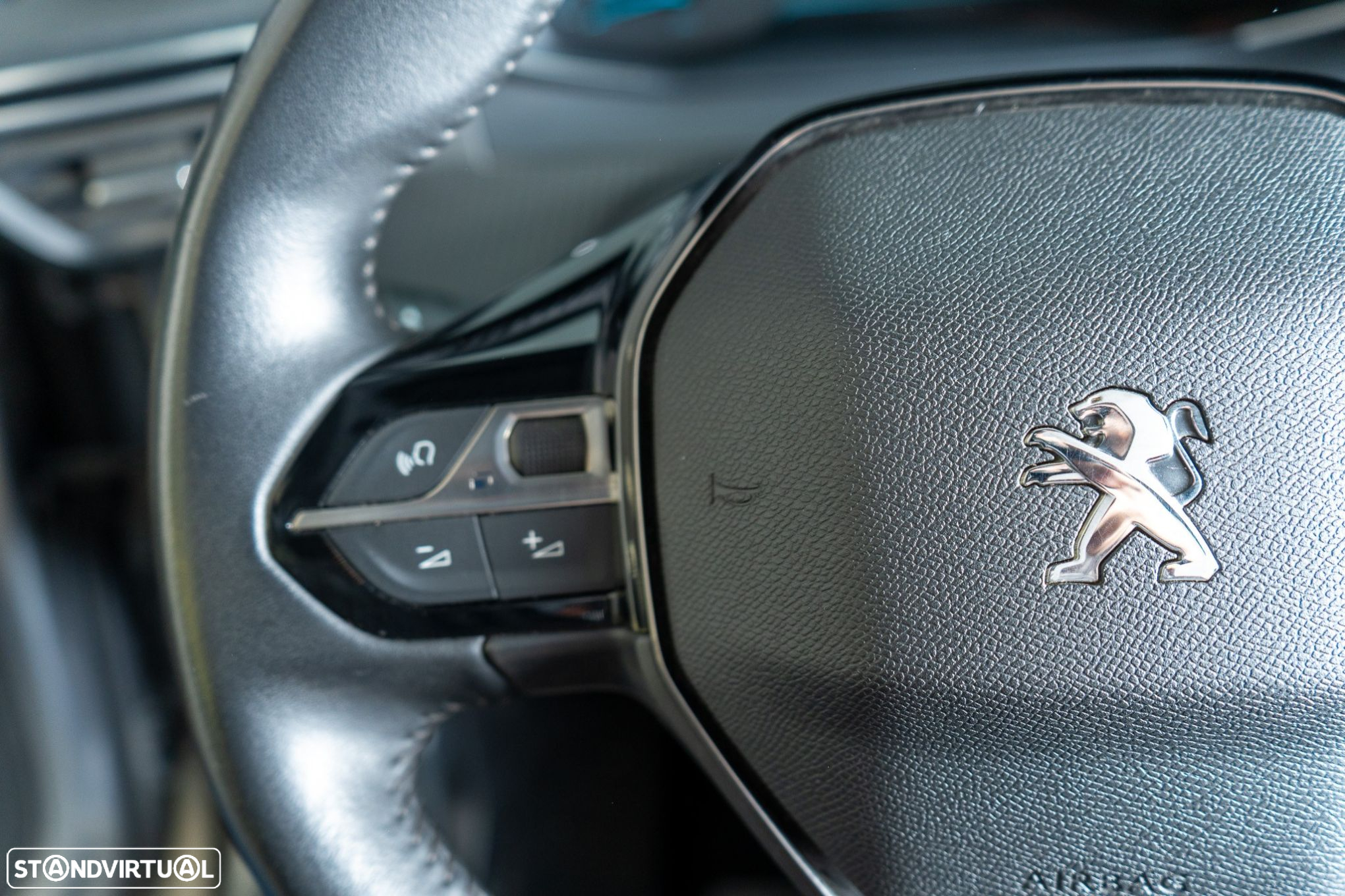 Peugeot e-2008 50 kWh Active - 16