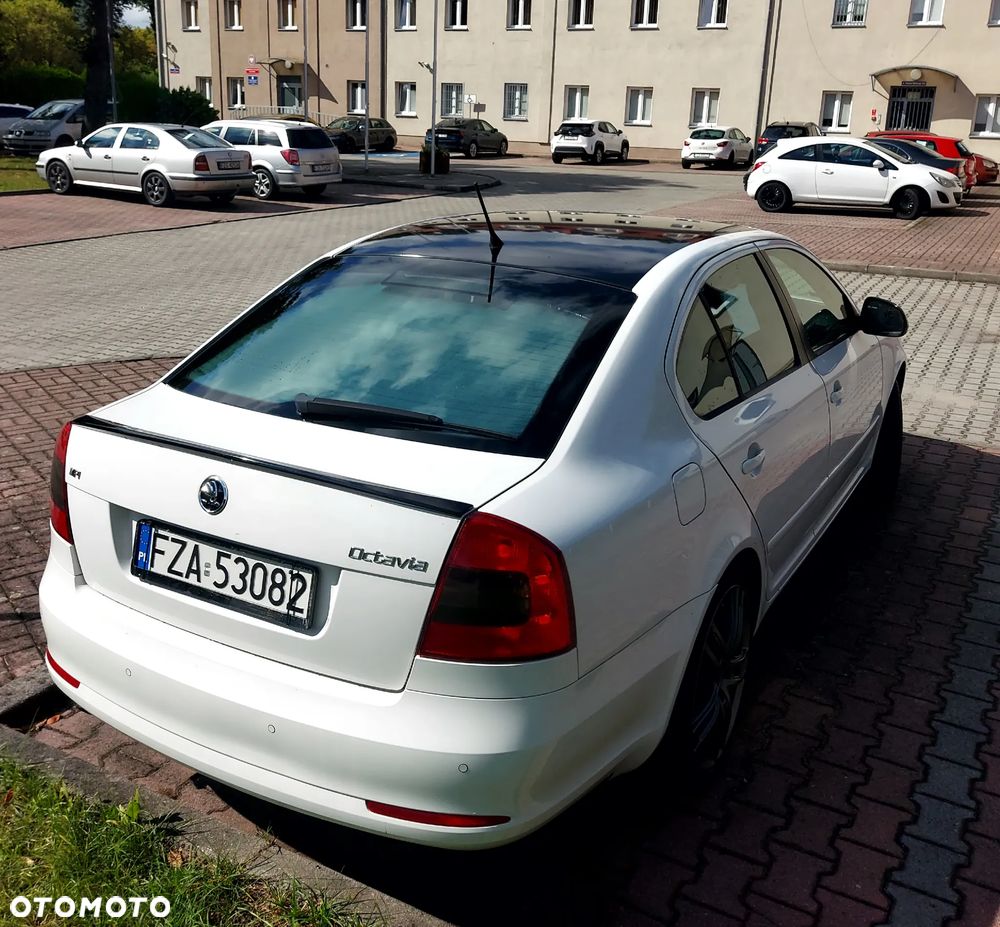 Skoda Octavia 1.6 - 8