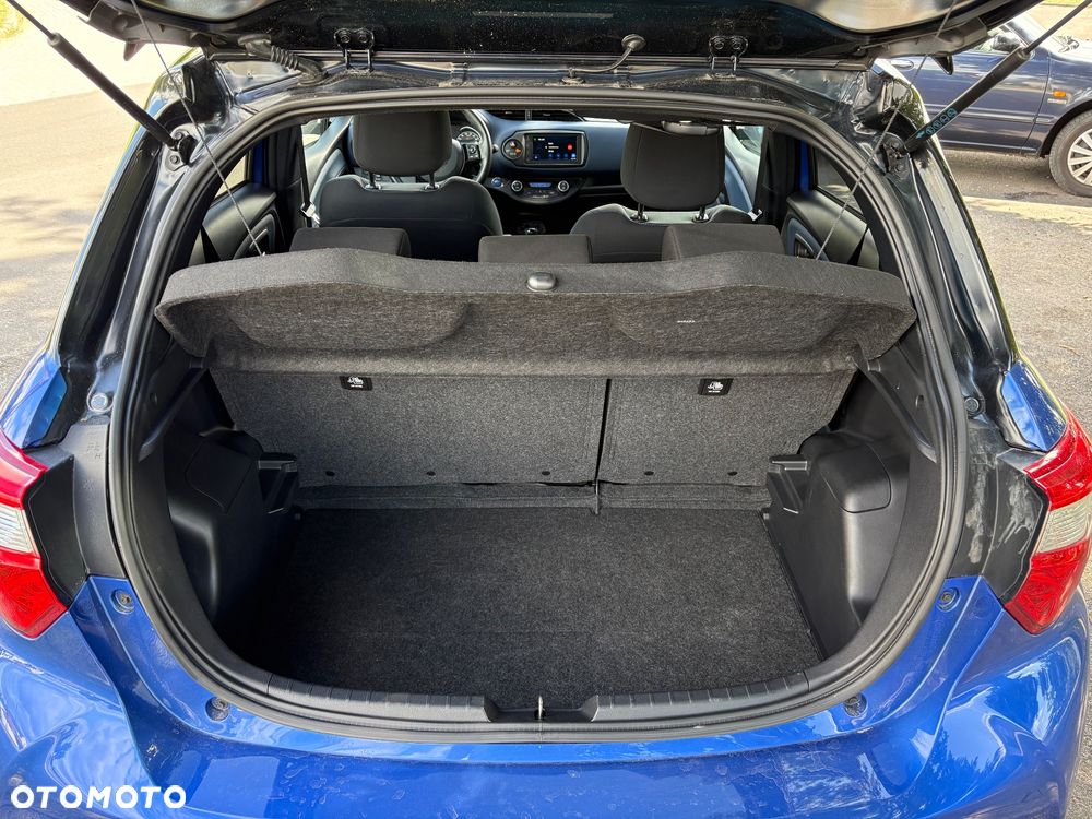 Toyota Yaris Hybrid 100 Selection Passion - 17