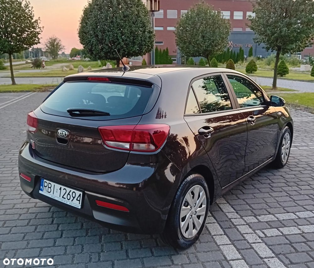 Kia Rio 1.2 L - 10