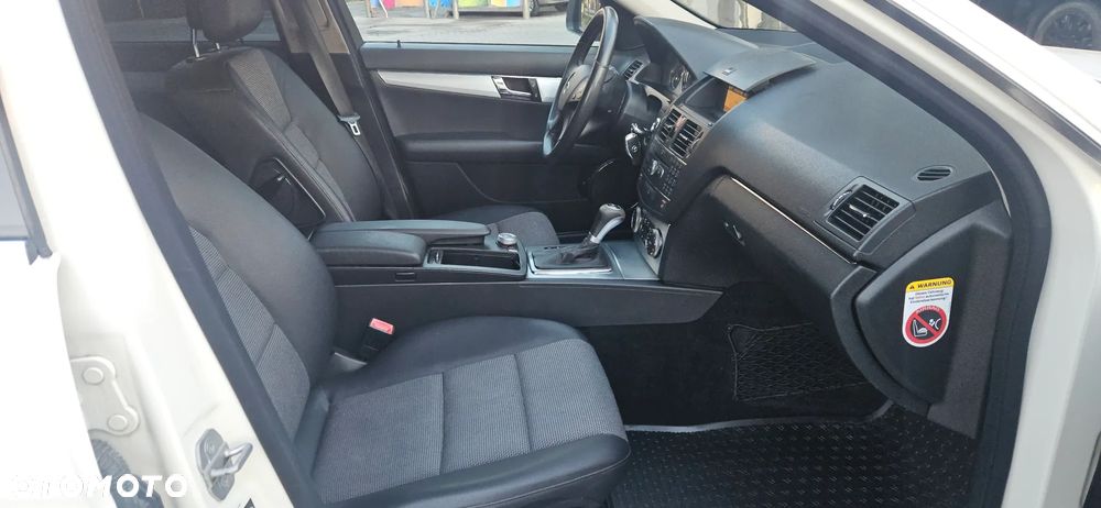 Mercedes-Benz Klasa C 180 BlueEFFICIENCY 7G-TRONIC Avantgarde - 26