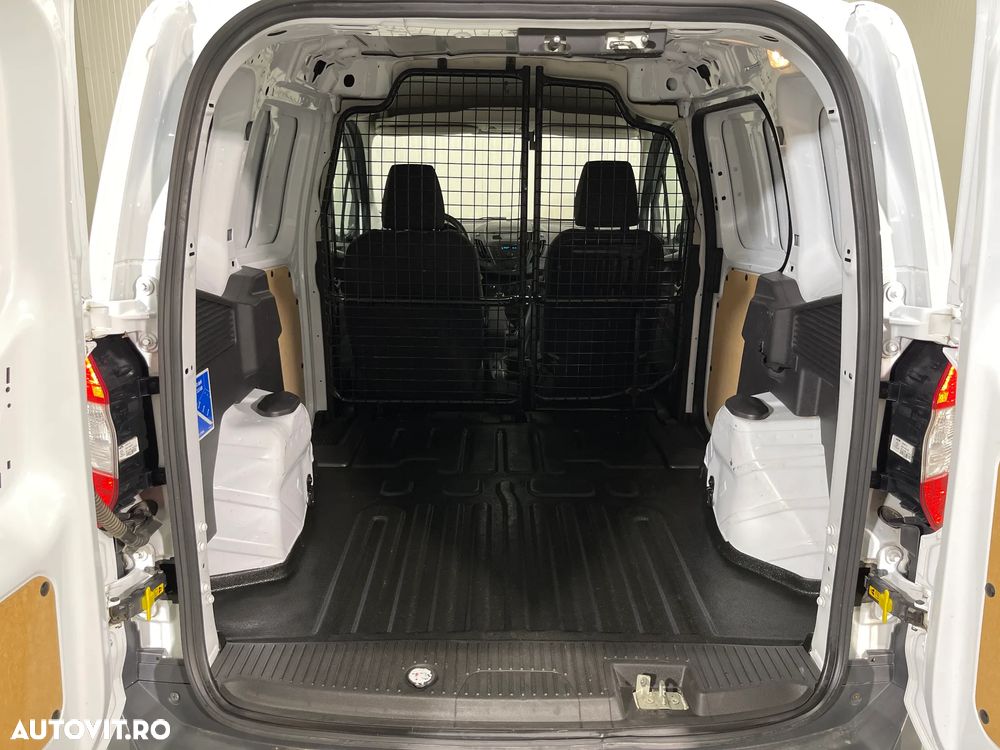 Ford Transit Courier - 11