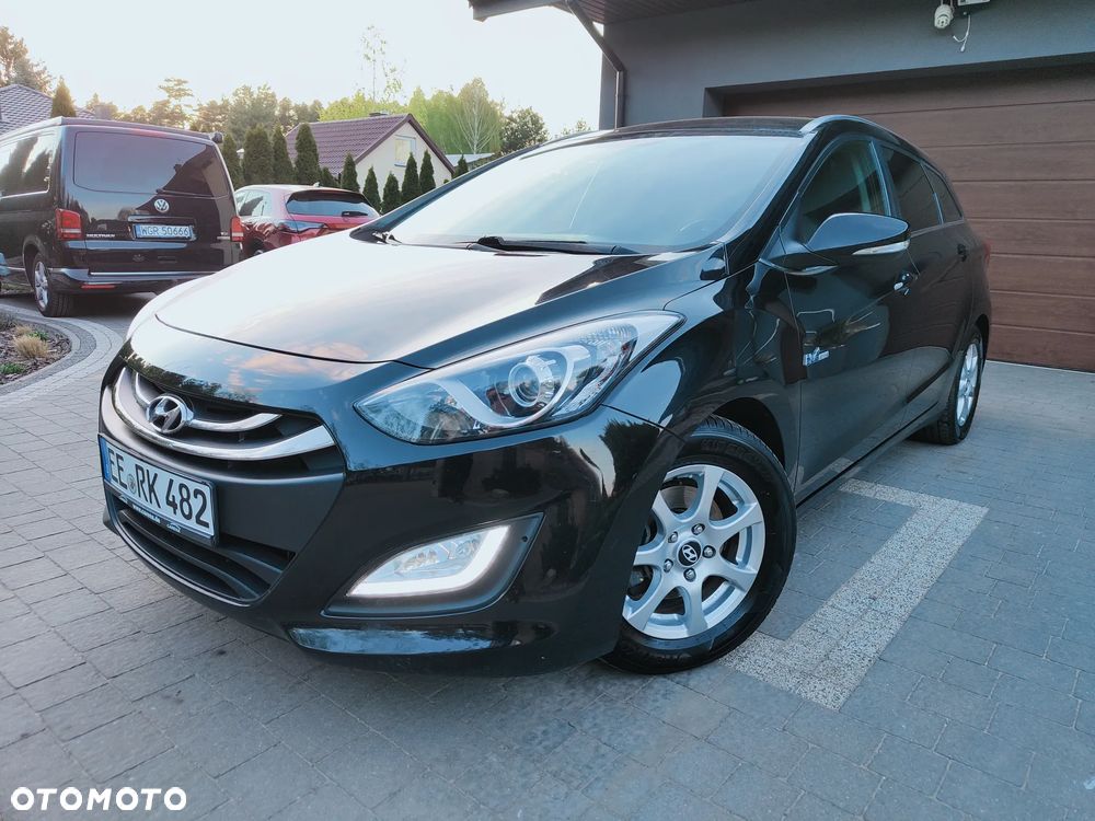 Hyundai i30 blue Kombi 1.6 GDi Style - 2