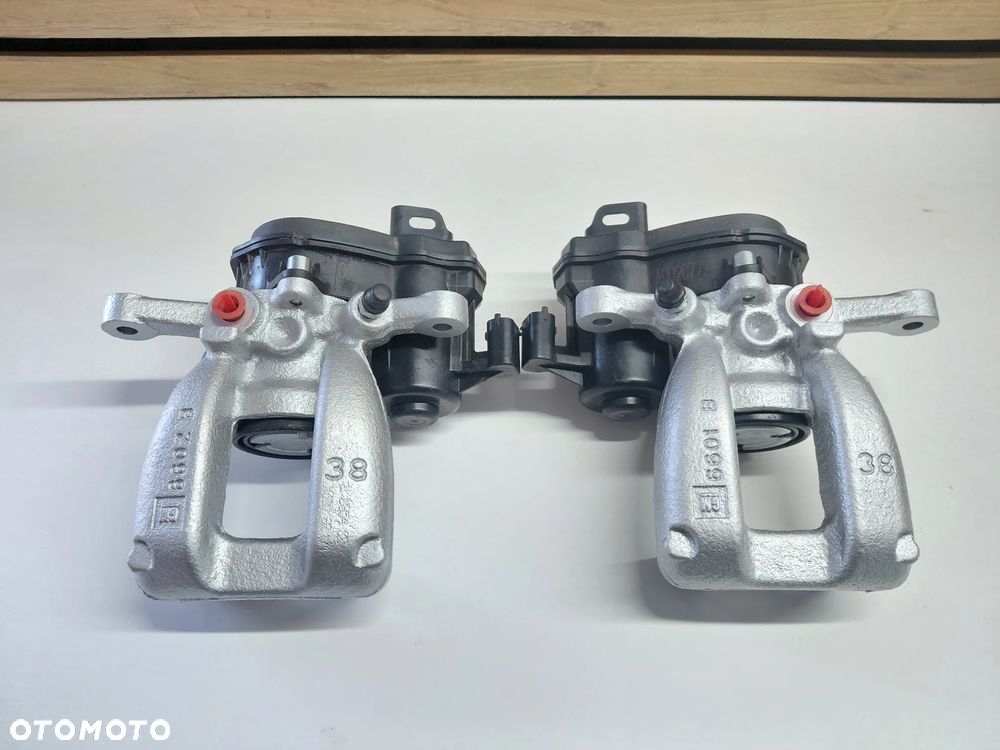 Zacisk tył Lewy Prawy Opel Insignia B - 1