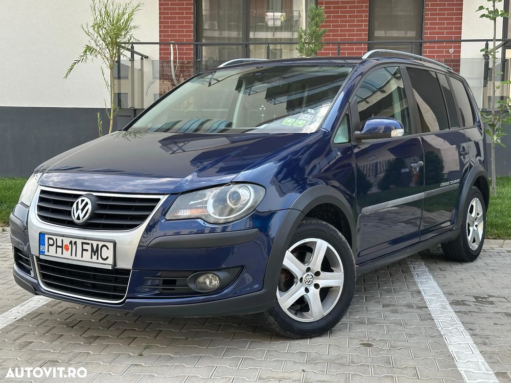 Volkswagen Touran 1.4 TSI Cross - 1