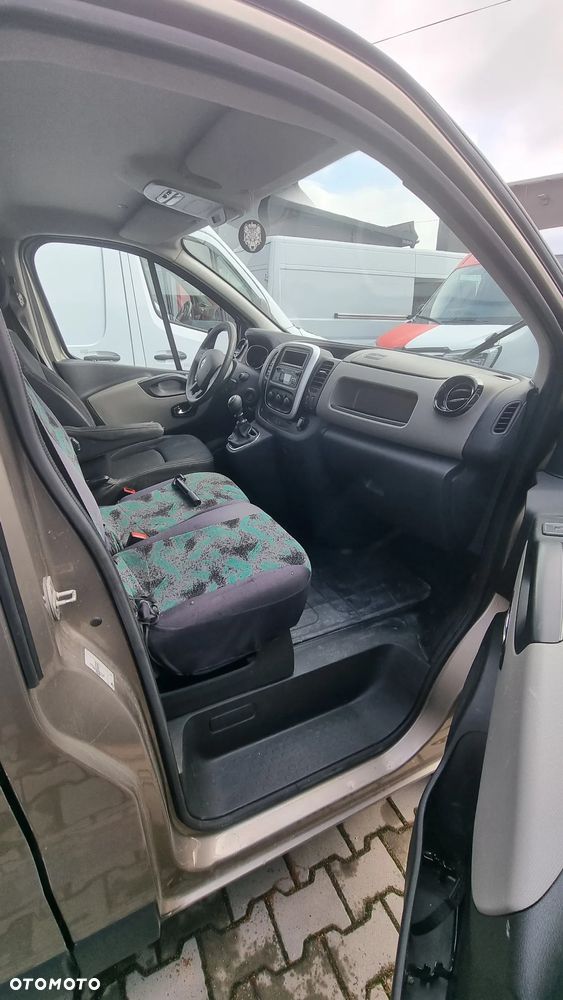 Renault TRAFIC - 2