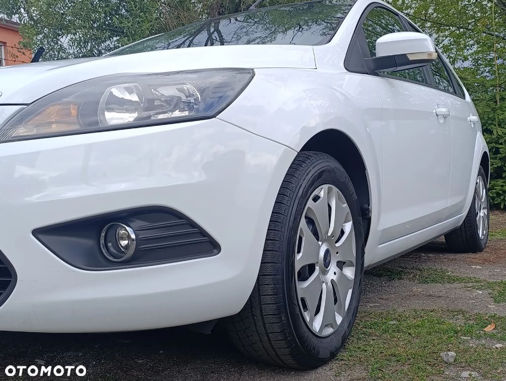 Ford Focus 1.6 Trend - 23
