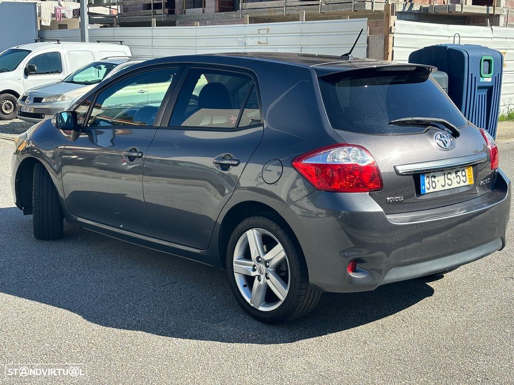 Toyota Auris 1.4 D-4D Exclusive+P.Sport - 8