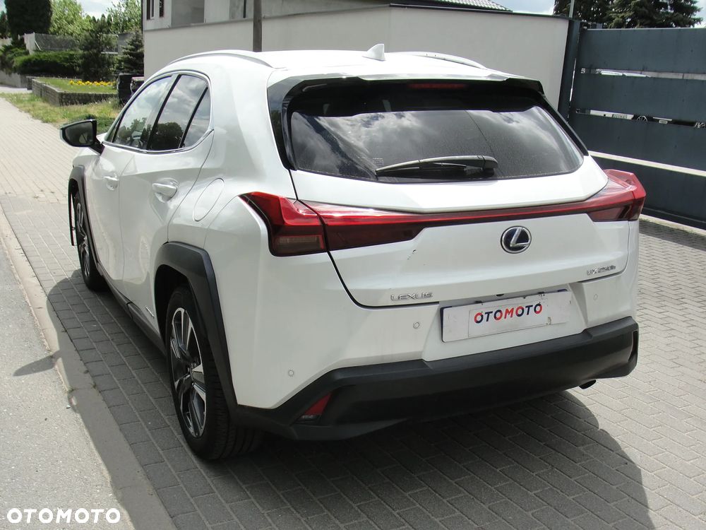 Lexus UX 250h Luxury Line - 2