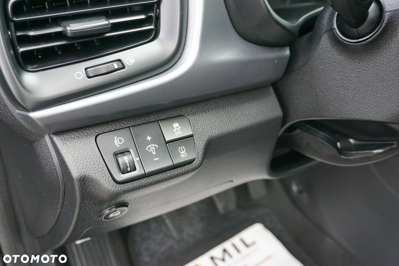 Kia Rio - 10