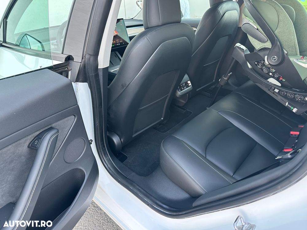 Tesla Model 3 Long Range AWD Premium - 11