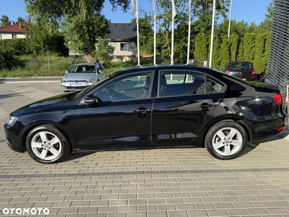 Volkswagen Jetta 1.6 TDI Comfortline - 4