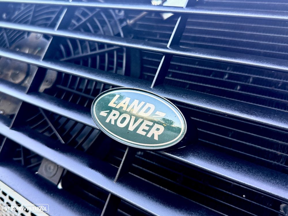 Land Rover Defender - 12