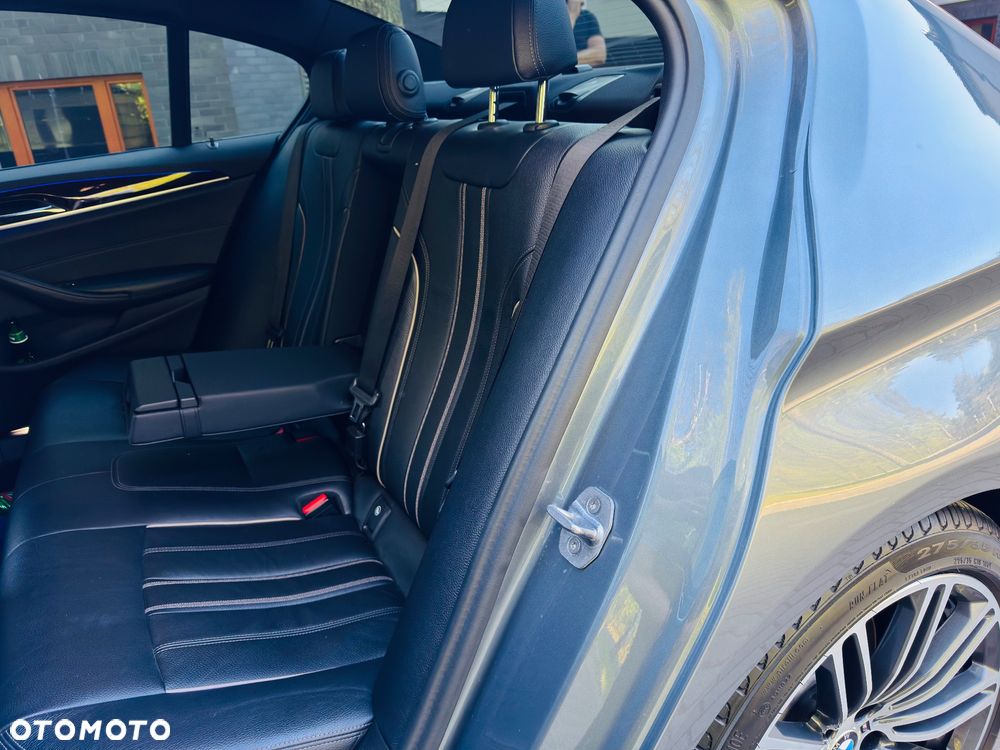 BMW Seria 5 530i xDrive M Sport Edition - 18
