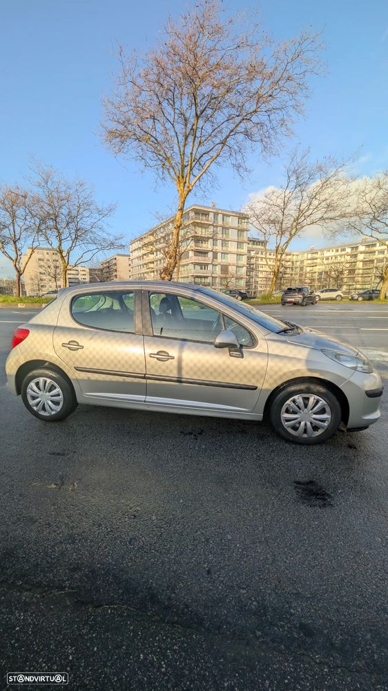 Peugeot 207 1.4 16V Open - 2