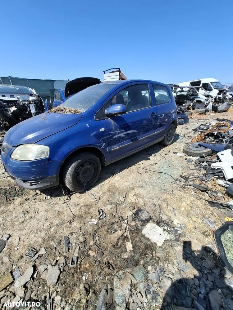 Dezmembrez Volkswagen Fox - 8