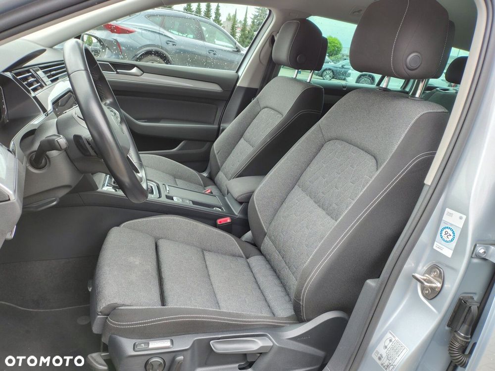 Volkswagen Passat - 15