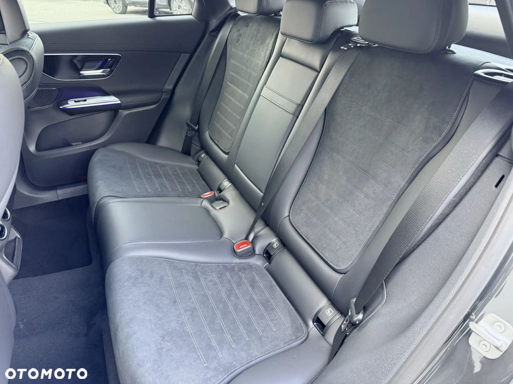 Mercedes-Benz GLC - 33