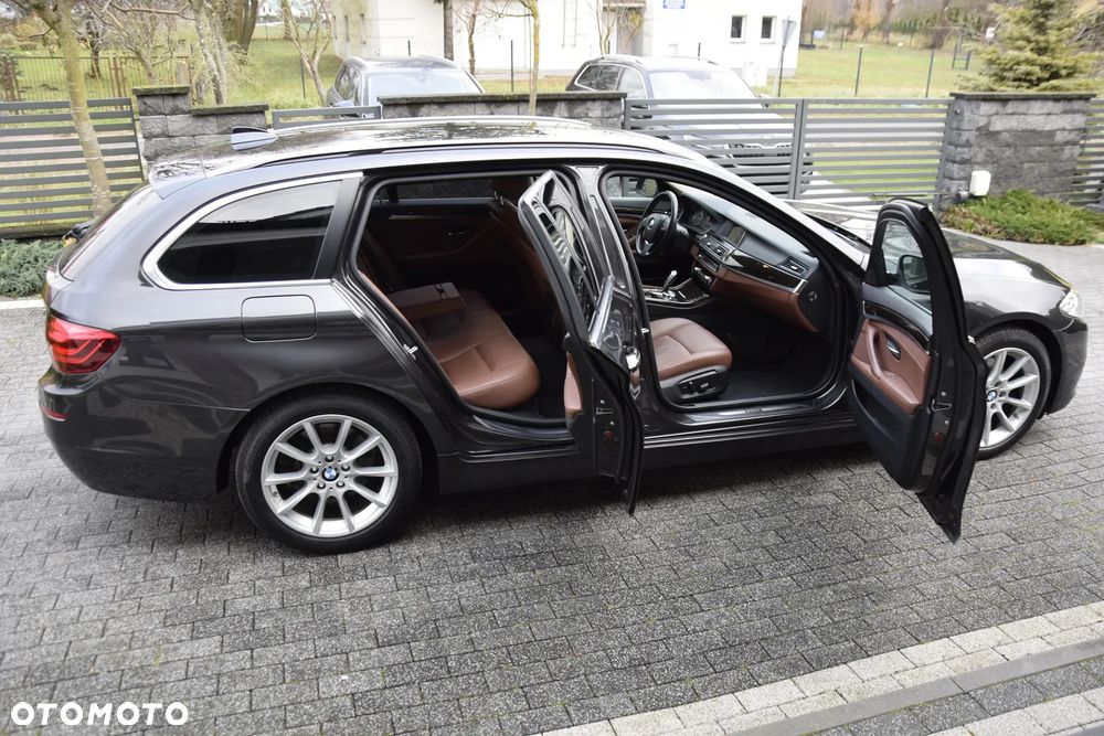 BMW Seria 5 520d xDrive - 14