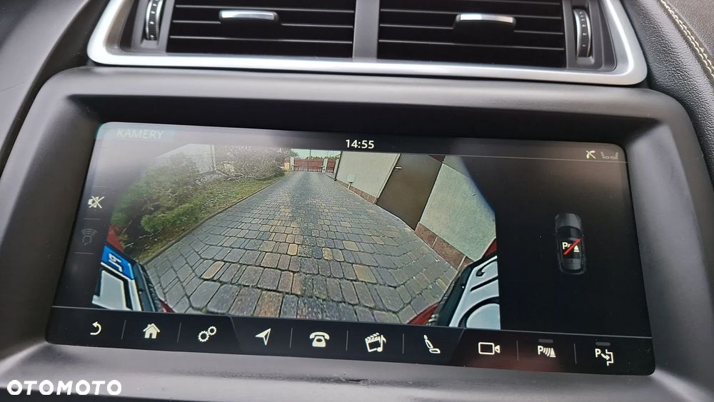 Jaguar E-Pace D150 AWD R-Dynamic S - 33