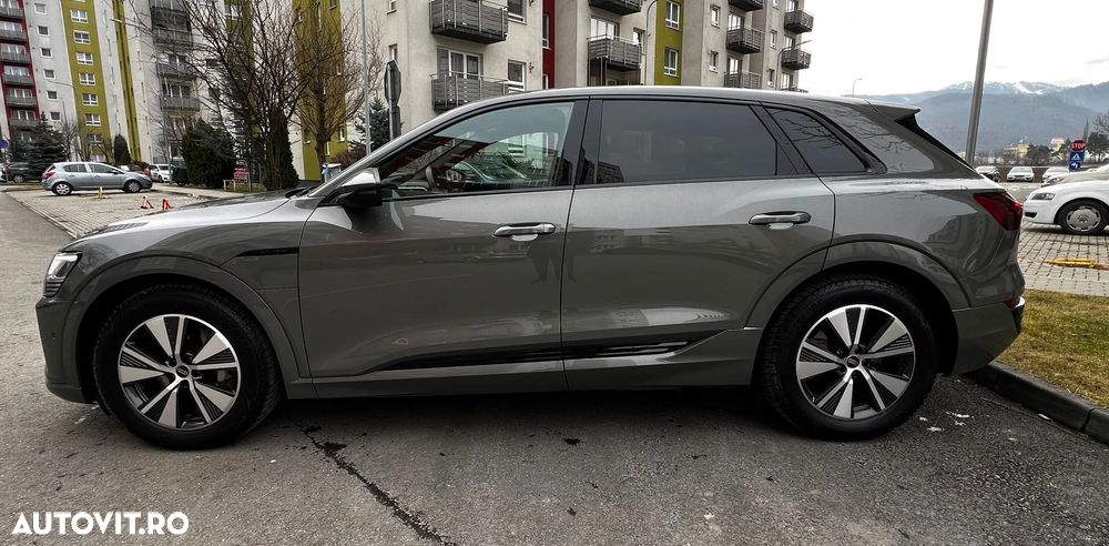 Audi Q8 50 quattro S Line - 11