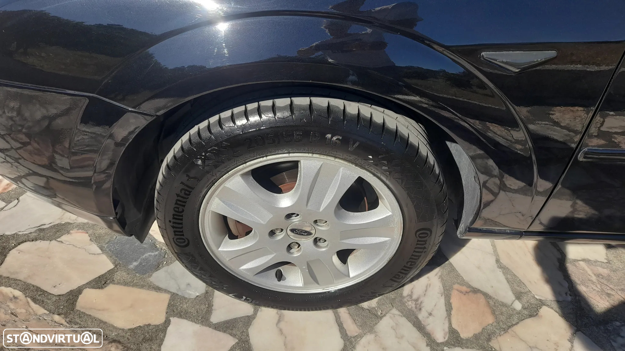 Ford Mondeo SW 2.0 TDdi Ghia - 11