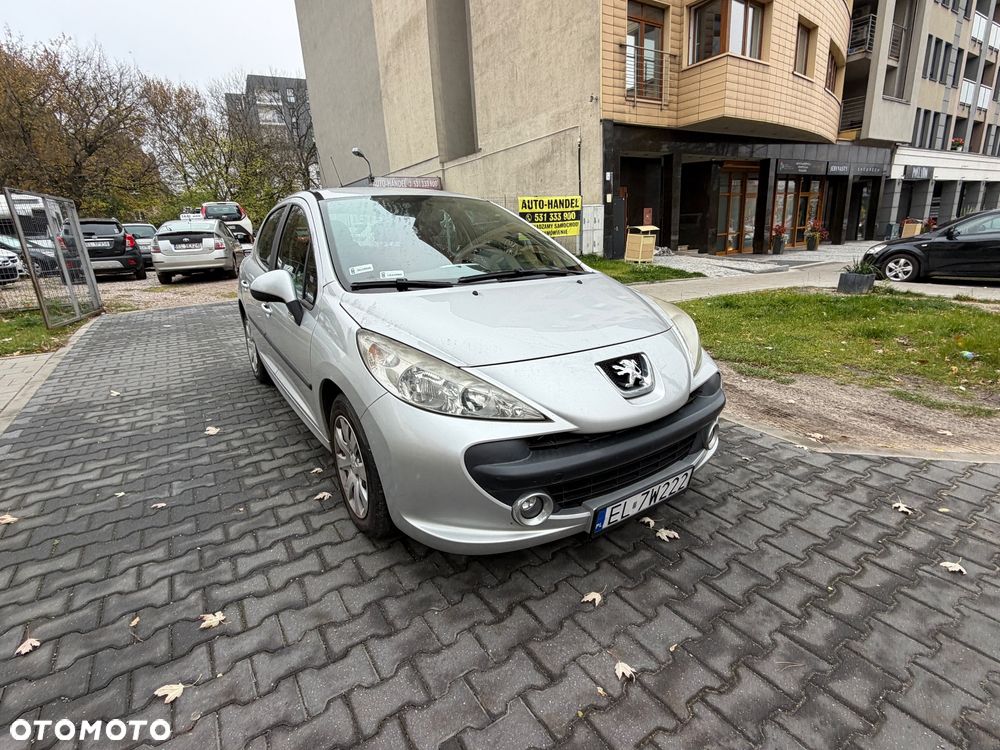 Peugeot 207 2008 photo 2